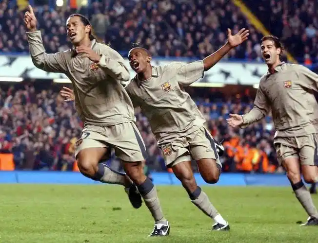 仅展现了球 仅展现了球